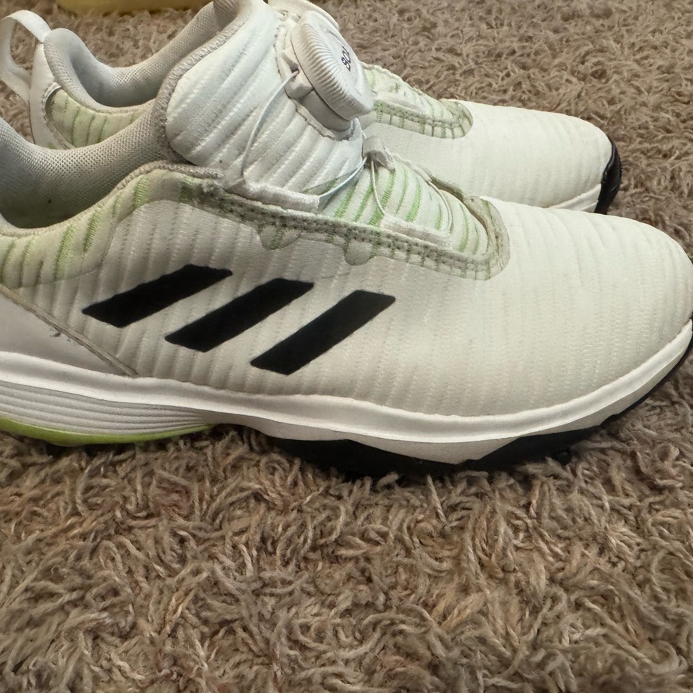 Adidas Tieless Youth Golf Shoes with Removable Spikes. Size 3